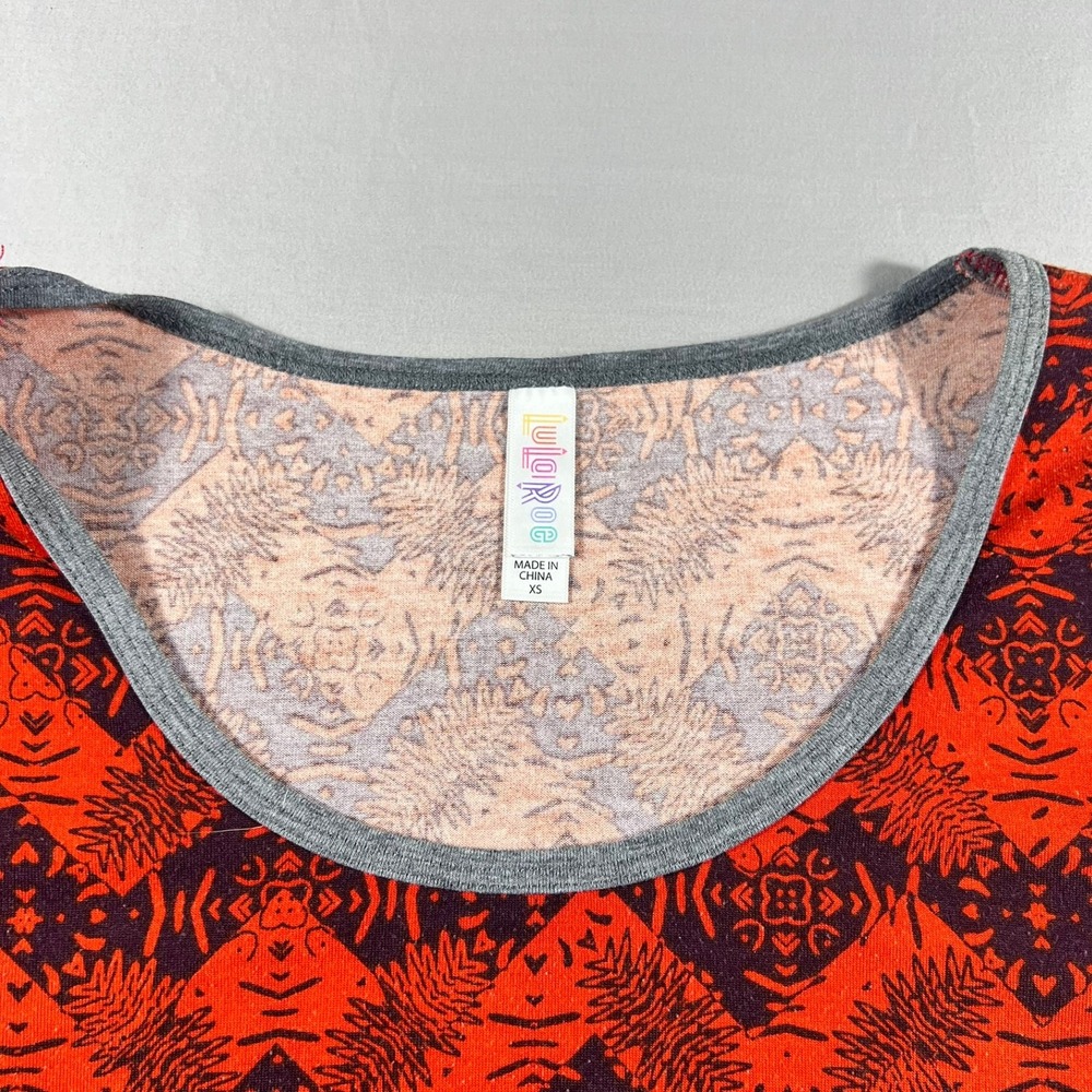 LuLaRoe Randy Top Womens XS Red Black Chevron Geometric High Low Short Sleeve - Picture 7 of 10